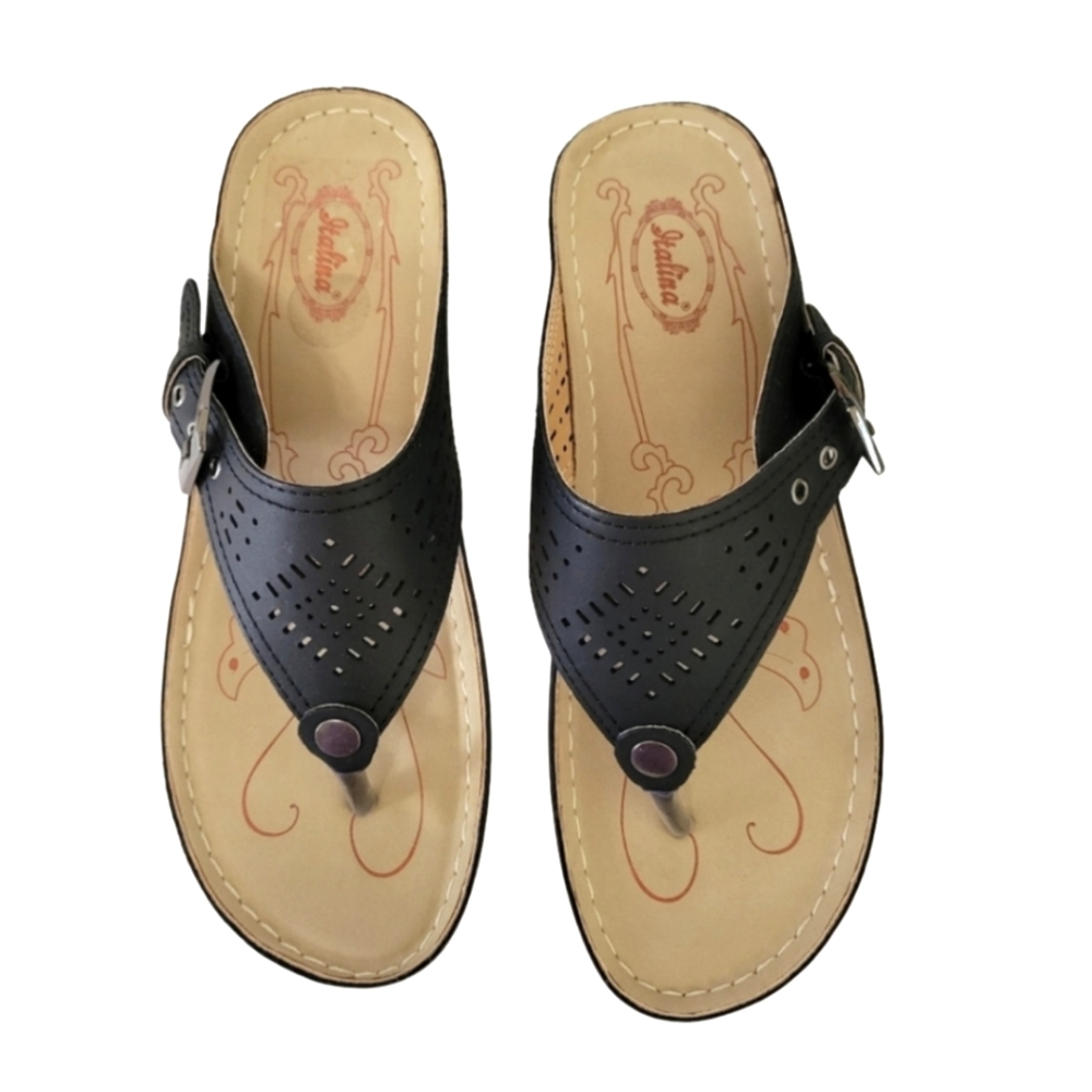 Italiana black thong slip-on sandals women's size 9